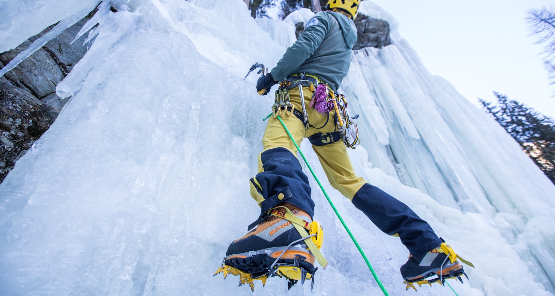 Ice climbing course for intermediate Climbers