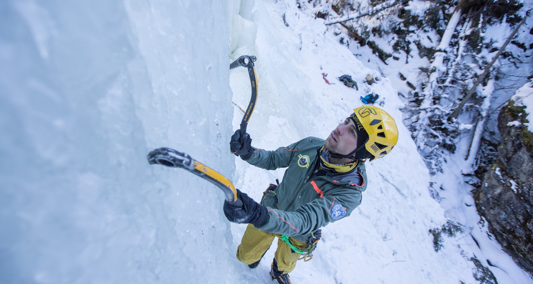 Ice climbing course for intermediate Climbers